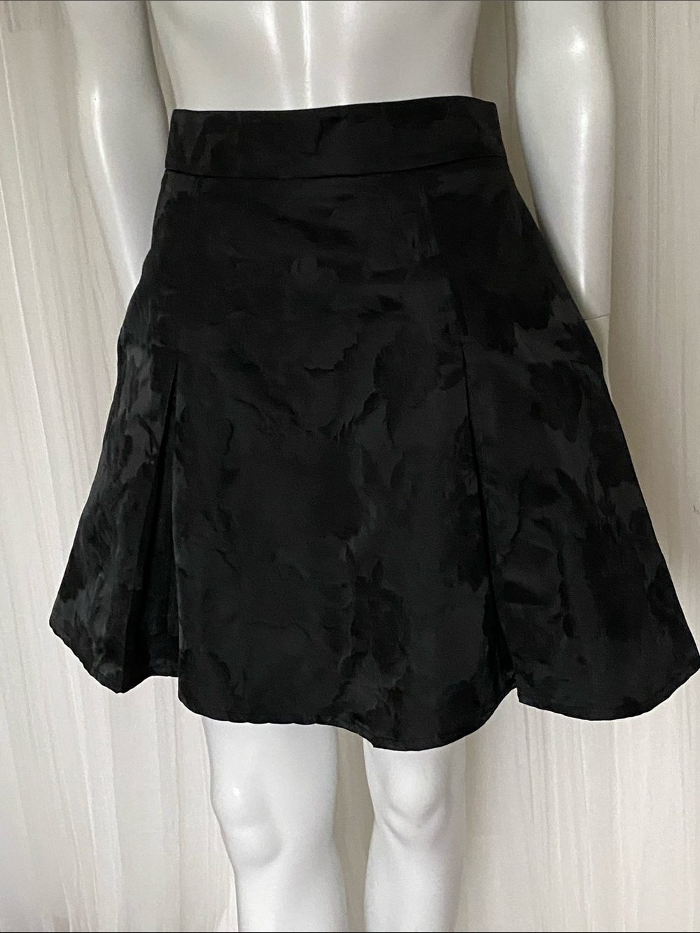 Laura Black Floral Jacquard A-Line Skirt Size 8